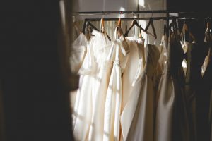 Suknia ślubna z wypożyczalni - plusy i minusy