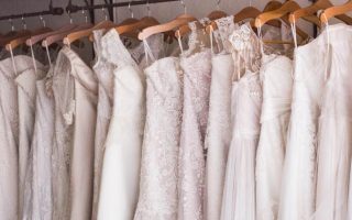 Suknia ślubna z wypożyczalni - plusy i minusy
