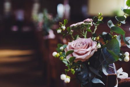 Jak udekorować kościół na ślub